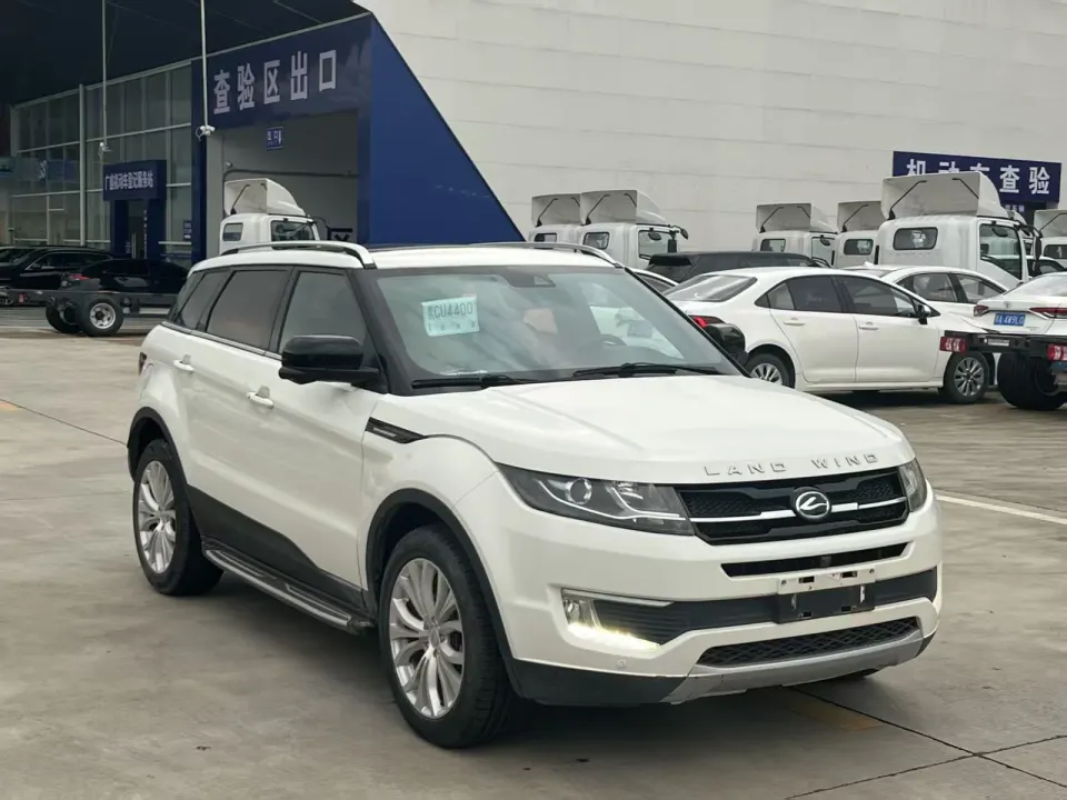 2016 Landwind X7 2.0T Panoramic Premium — supplier vehicle photo 1